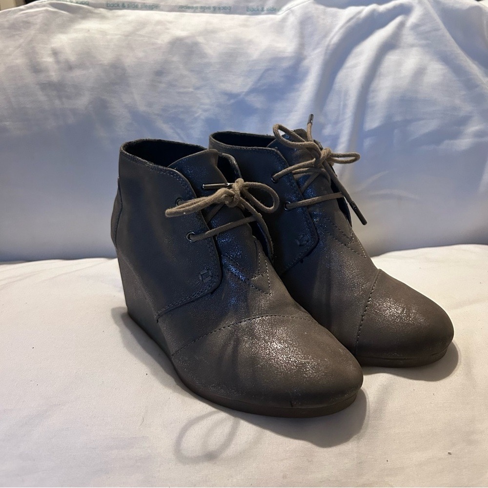 TOMS Women's Gray Suede Wedge Booties – Size 8,‎ Lace-Up Ankle Boots